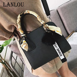 LAN LOU Female shoulder bags for women 2019 New fashion  crossbody  bag luxury handbags women bags designer travel Hairball bag